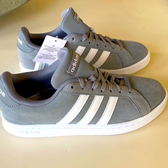 BRAND NEW/NEVER WORN Adidas Grand Court Sneaker